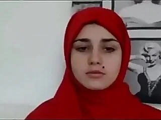 Arab teen heads unadorned
